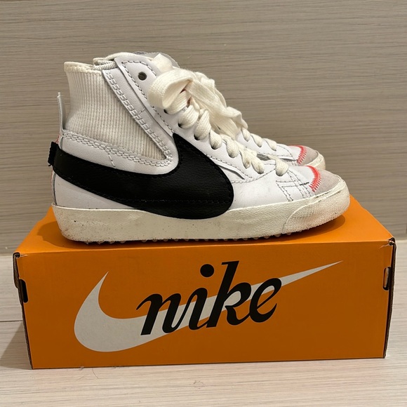 Nike Blazer mid’77 jumbo swoosh in black and white leather size 5.5 - Picture 1 of 6